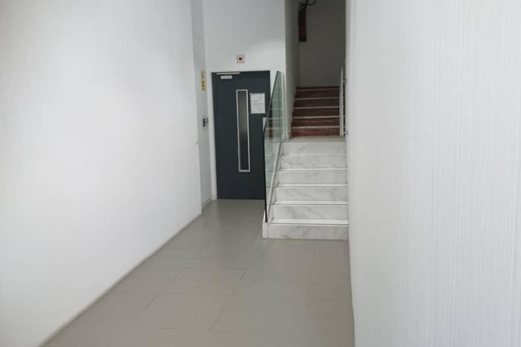 Espacioso Y Centrico Piso Con Zona Chill-Out Alicante Luaran gambar