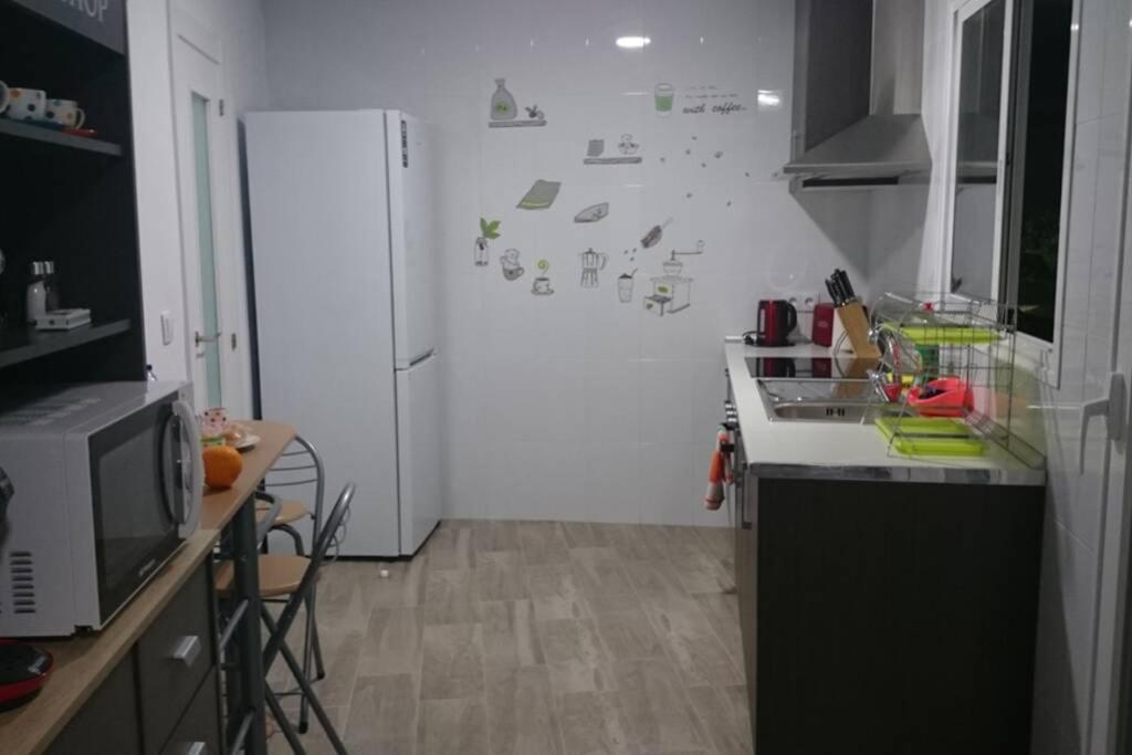 Espacioso Y Centrico Piso Con Zona Chill-Out Alicante Luaran gambar