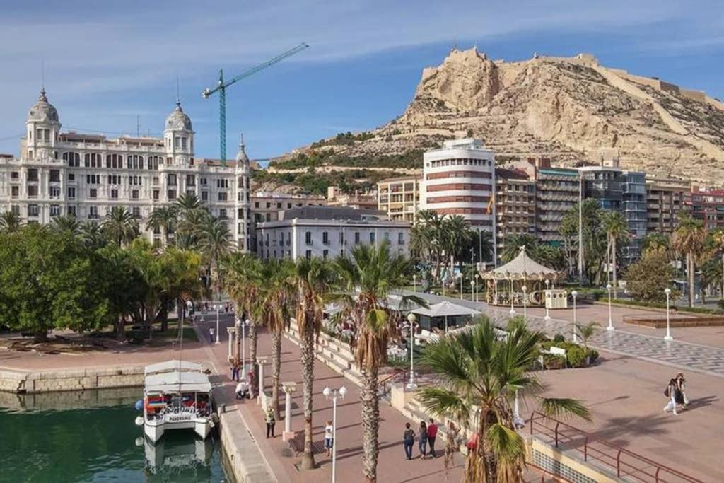Espacioso Y Centrico Piso Con Zona Chill-Out Alicante Luaran gambar