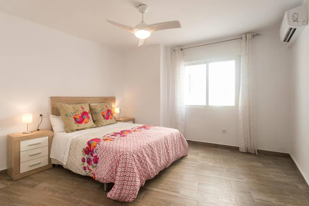 Espacioso Y Centrico Piso Con Zona Chill-Out Alicante Luaran gambar