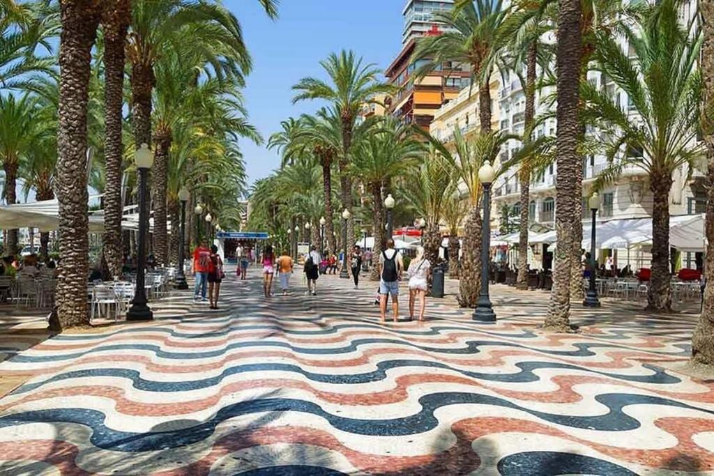 Espacioso Y Centrico Piso Con Zona Chill-Out Alicante Luaran gambar